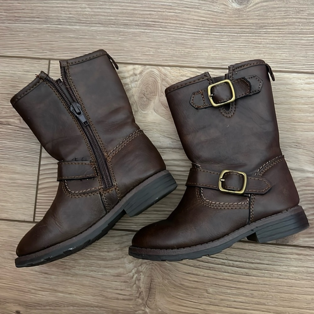 Size 8 carters boots